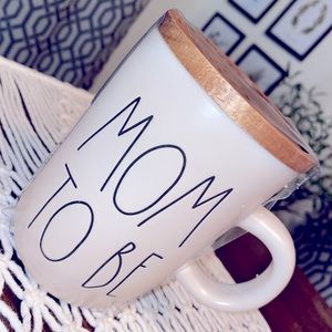 Rae Dunn Mom to be Ceramic Mug with wooden lid